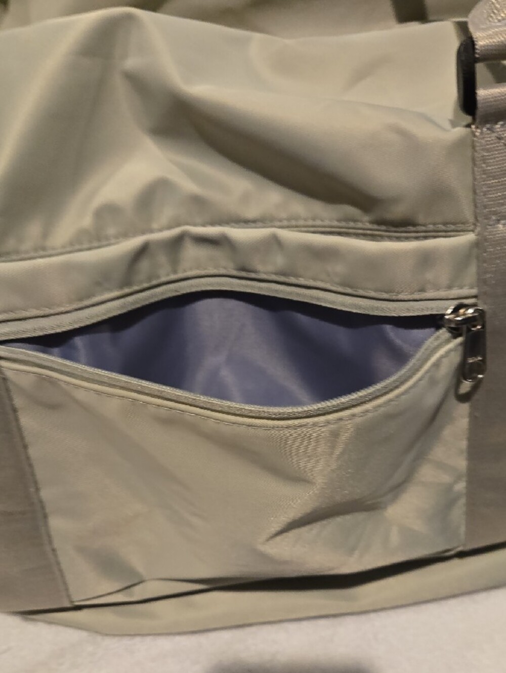 Lightweight Duffel Bag in Light Green - Picture 8 of 16